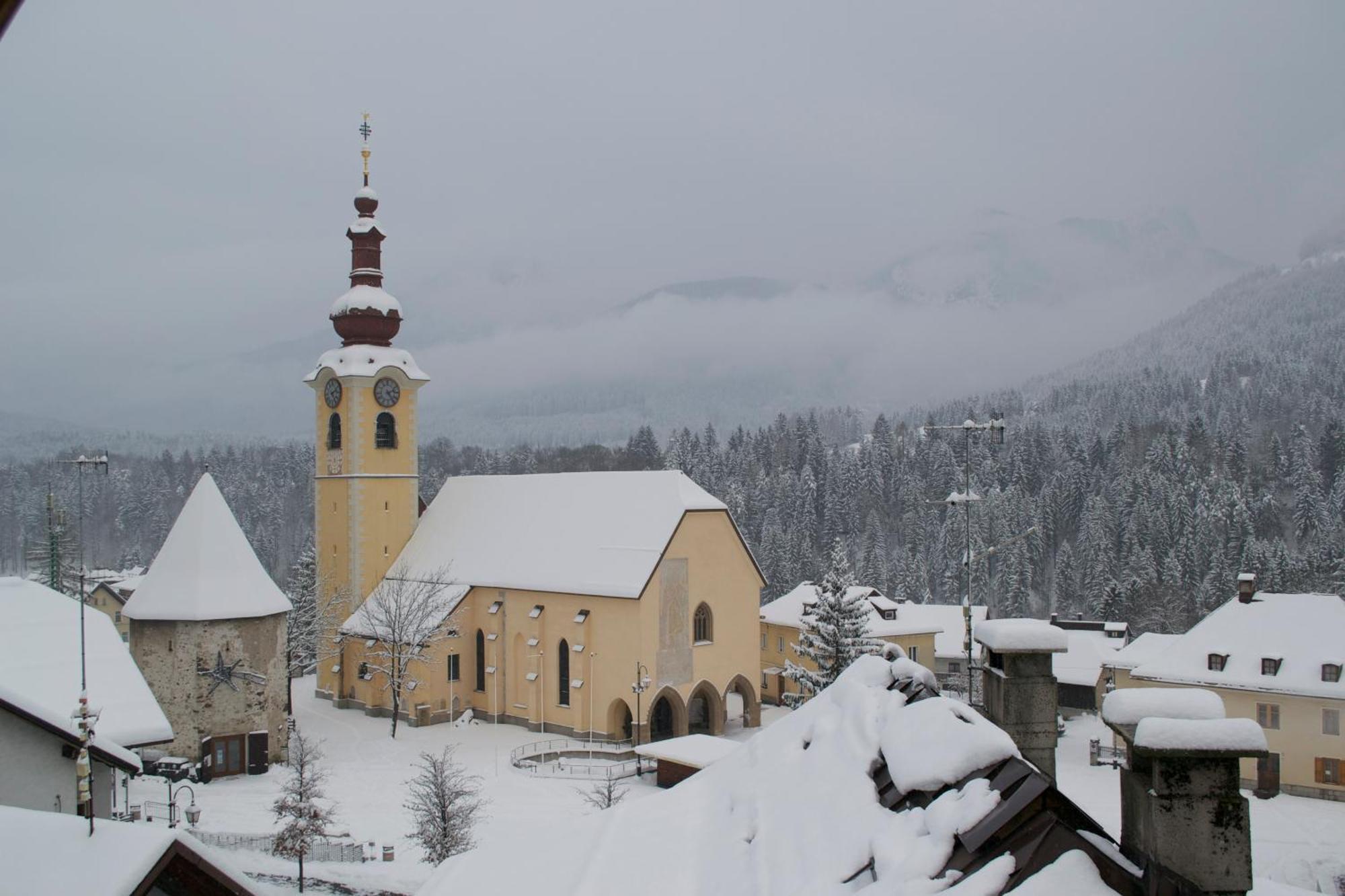 Hotel Raibl E Appartamenti ตาร์วีซีโอ ภายนอก รูปภาพ